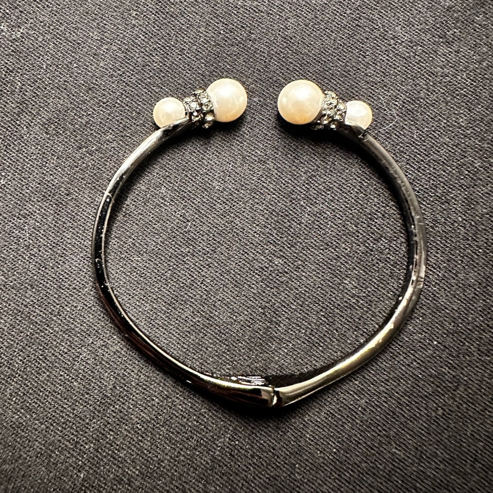 GIVENCHY Gunmetal Pearl Cuff Bracelet ✨ - Picture 4 of 4
